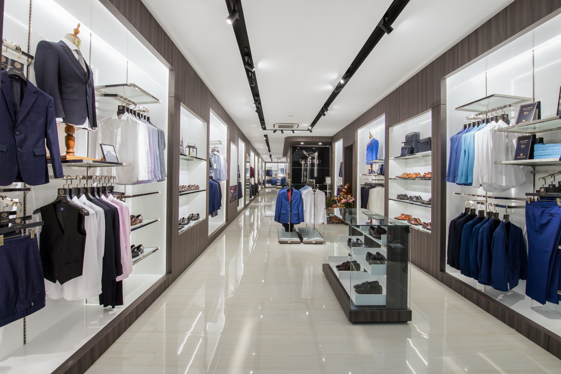 showroom_Pho_Hue.jpg (599 KB)
